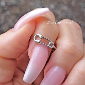 Sterling silver safety pin ring - new mom - Baby jewelry - baby shower  - 925 silver - babyshower - baby gift