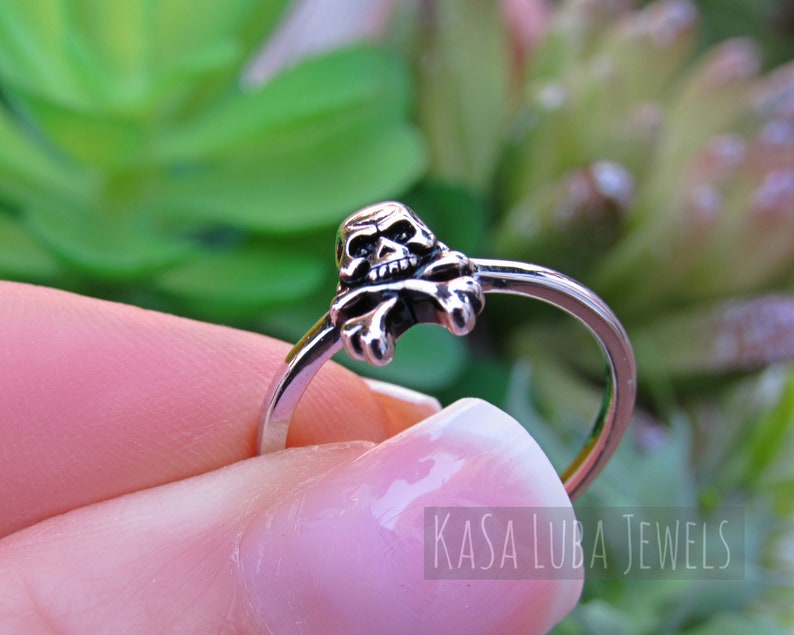 jollyroger ring silver ring Skull Sterling silver ring Silver Crossbone ring