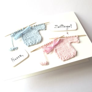 Glückwunschkarte zur Geburt von Zwillinge - Rosa - Hellblau - Handgestricktes - Klappkarte B 5 und Kuvert - Gratulationskarte