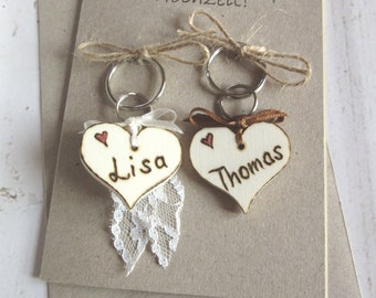 Glückwunschkarte zur Hochzeit- Schlüsselanhänger-personalisiert- Lisa- Thomas- Gravur-Brandmalerie-Herzanhänger-Vintage-Stil
