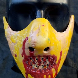 Silence of thelams Halloween Kostüm Maske blutig Gore gothic Horror Fan post-apokalyptisch Alptraum fantastisch leuchtend im Dunkeln