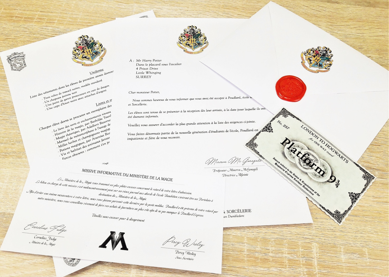 Pays Proche Pour Les Troyens 4 Lettres Lettre d'admission à Poudlard Personnalisée Décoration | Etsy
