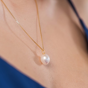 Pearl Necklace by Emivia | Minimalist Pearl Necklace | Bridesmaid Gift | Mothers Day Gift | Sterling Silver, 18K Gold, Rose Gold