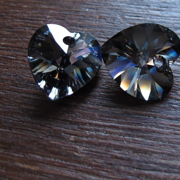 4 Swarovski Elements hearts 14 mm *crystal silvernight* 6228