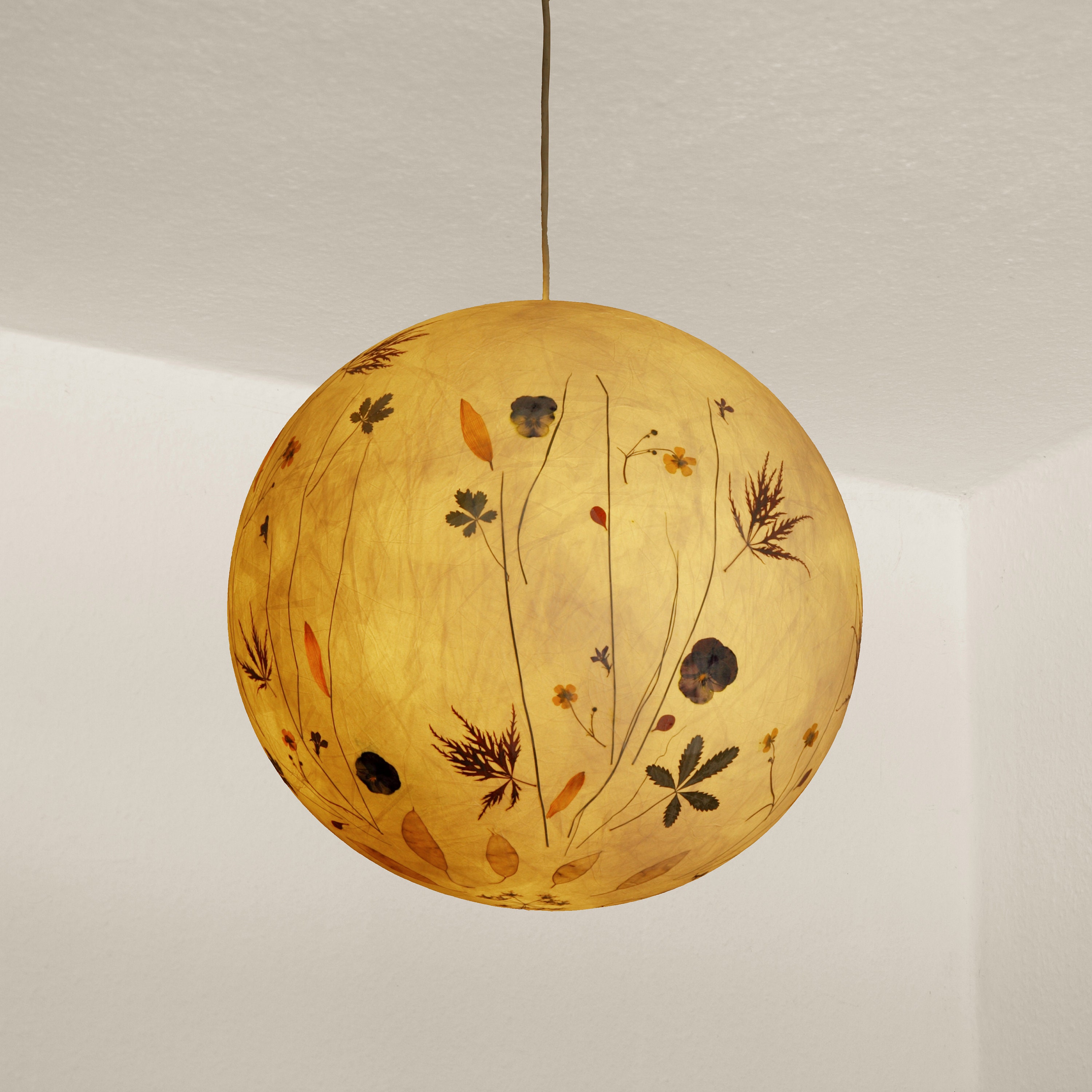 Lampe de table de style victorien, abat-jour en tissu bleu, corps de lampe en résine