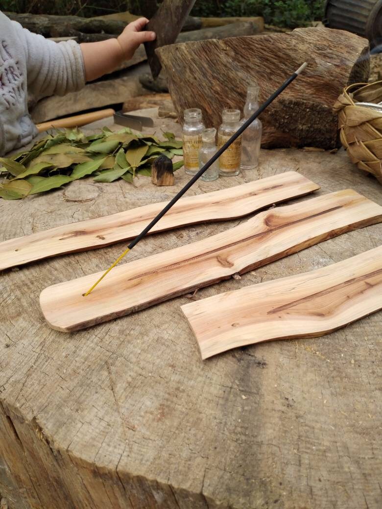 Porte Encens Simple en Bois de Cade Fait à La Main