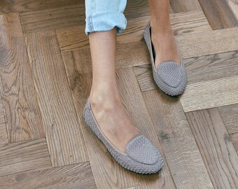 Soft, Woven Slip On Leather Loafers in Dusky Pink. Sophisticated and Quality Portable, Foldable Pumps & Travel Purse. Cocorose Shoes.