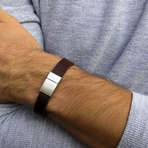 Leather bracelet for slim wrists, with engraving on request - a personal gift for your boyfriend