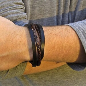 Lederarmband Herren in Größe M bis XL, personalisierbar mit Gravur Bild 2