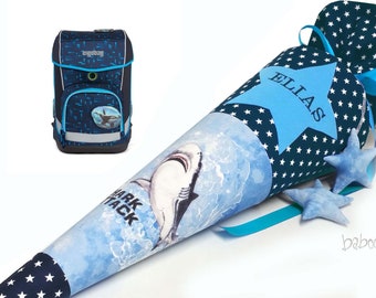 Cartable requin, avec nom, adapté à Ergobag TiefseetauchBär, pour garçons, en tissu bleu foncé avec étoiles