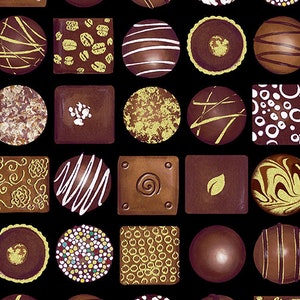 Könnte beinhalten: Ein schwarzer Hintergrund mit einem Raster aus 20 verschiedenen Schokoladenbonbons. Die Bonbons sind alle in verschiedenen Formen und Größen, und einige haben verschiedene Designs. Die Bonbons sind alle braun, einige haben goldene oder weiße Akzente.