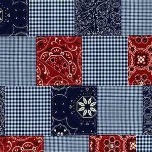 Könnte beinhalten: Ein Patchwork-Stoffdesign mit abwechselnden Quadraten aus roten und blauen Bandanamustern und blauen und weißen Karomustern.