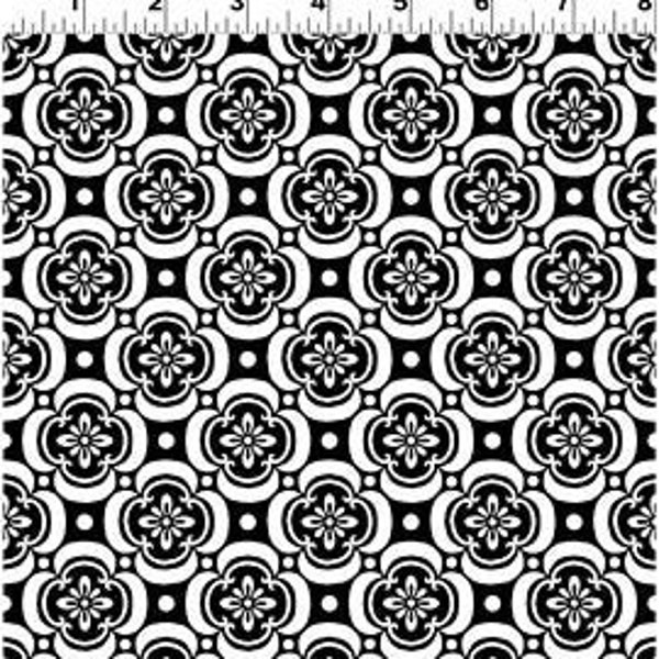 19,00Euro/m Fat Quarters Baumwollstoff schwarz und weiß /Stoff schwarz mit weißen Blumenornamenten