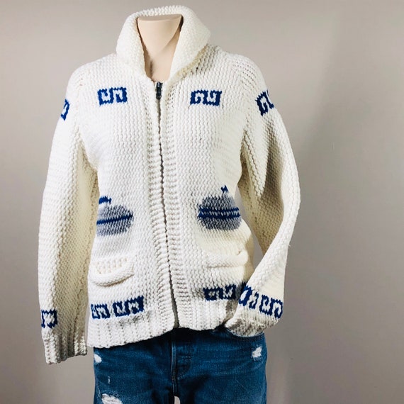 CANADIAN KNIT hand made, curling design, zipper ve