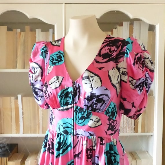 BETSEY JOHNSON 100% Silk, Floral Dress, Puffy Slee