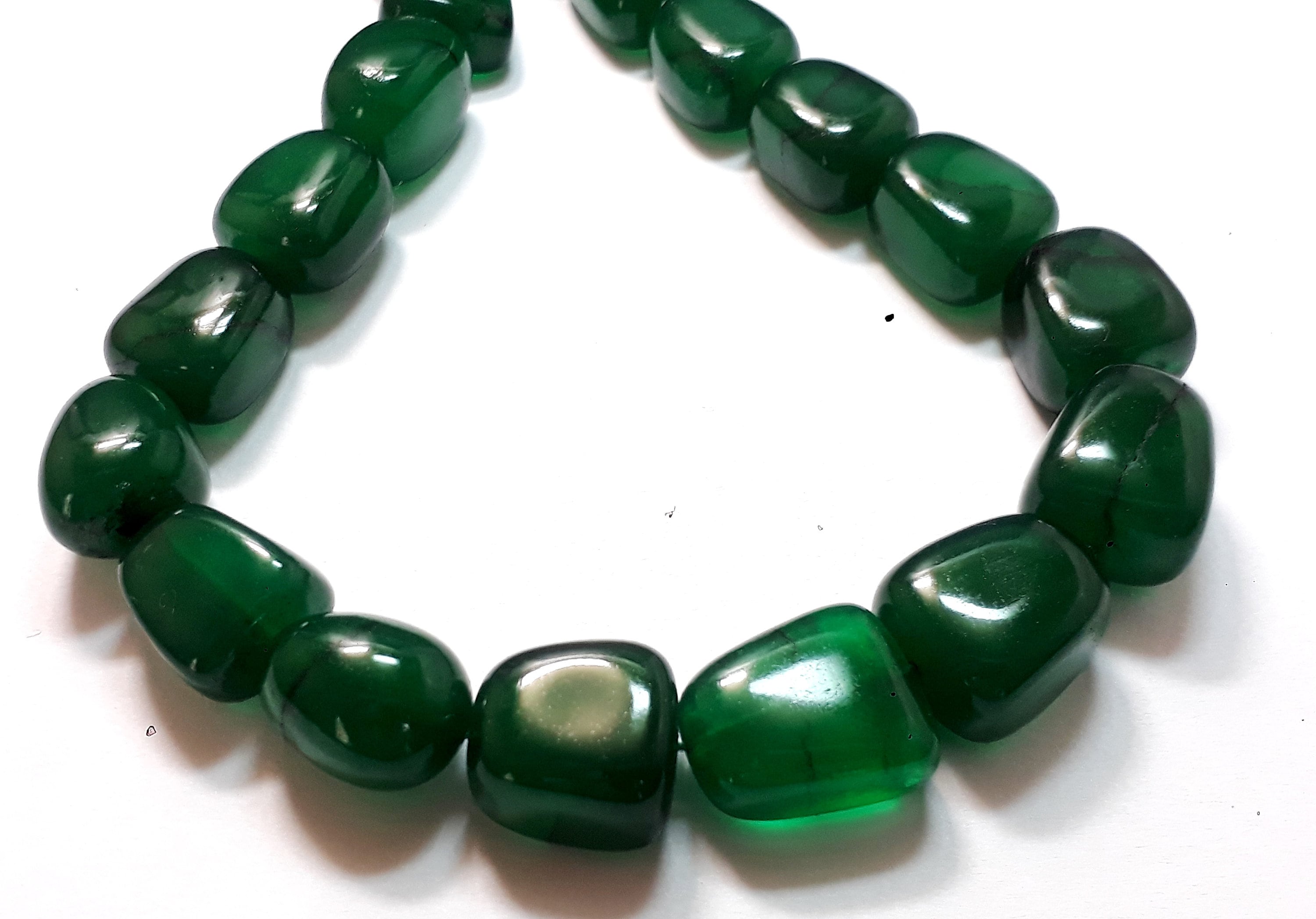 Details about 425 Cts Natural Zambian Green Emerald Naggat Plan Cabochon Gemstone Necklace Details about 425 Cts Natural Zambian Green Emerald Naggat Plan Cabochon Gemstone Necklace