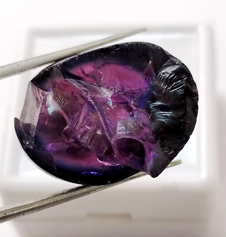 Natural Color Changing Alexandrite Rough Loose Gemstone 46.30 CT 20X15X14 MM