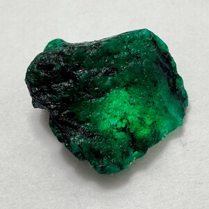 Natural Green Emerald: Natural Zambia Rough Loose Gemstone P33-3 21 CTS 22X19X8 MM