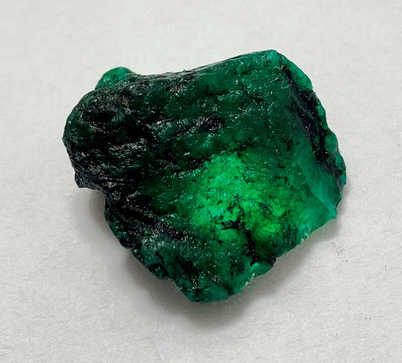 Natural Green Emerald: Natural Zambia Rough Loose Gemstone P33-3 21 CTS 22X19X8 MM