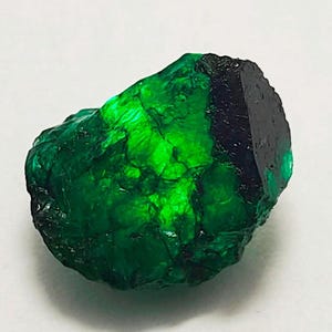 Natural Emerald Zambia Green Rough Loose Gemstone Genuine Green Emerald Zambian Rough Gemstone B99-3