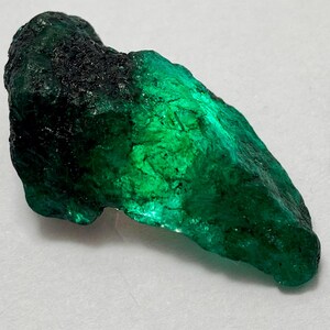 Natural Green Emerald: Natural Zambia Rough Loose Gemstone P33-3 33 CTS 34X14X9 MM