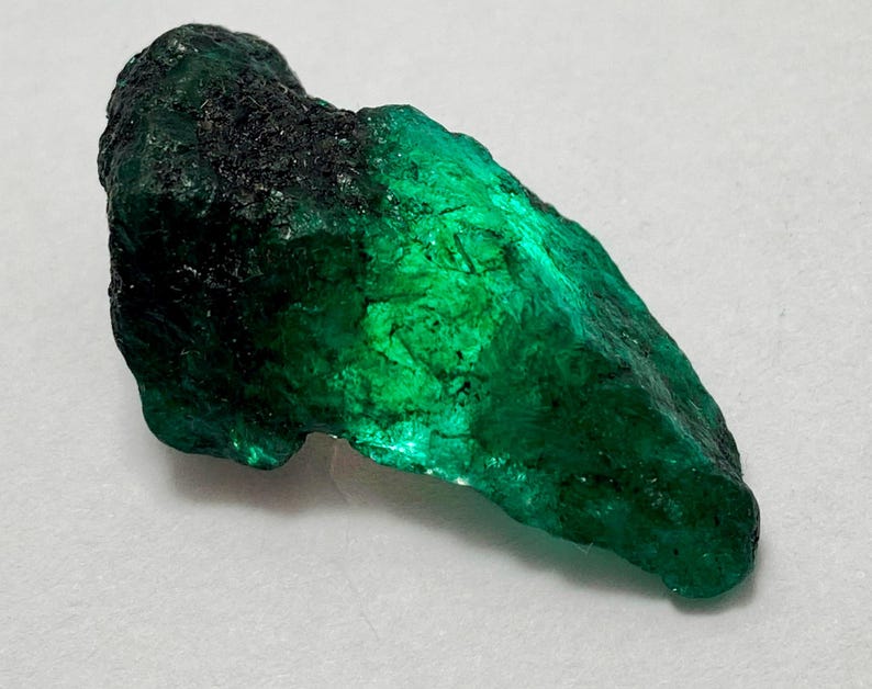Natural Green Emerald: Natural Zambia Rough Loose Gemstone P33-3 33 CTS 34X14X9 MM