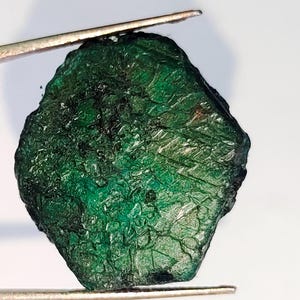 Natürlicher Corund Sapphire Grüner rauer lose Edelstein Corundum Sapphire Grüner rauer Edelstein A11-3