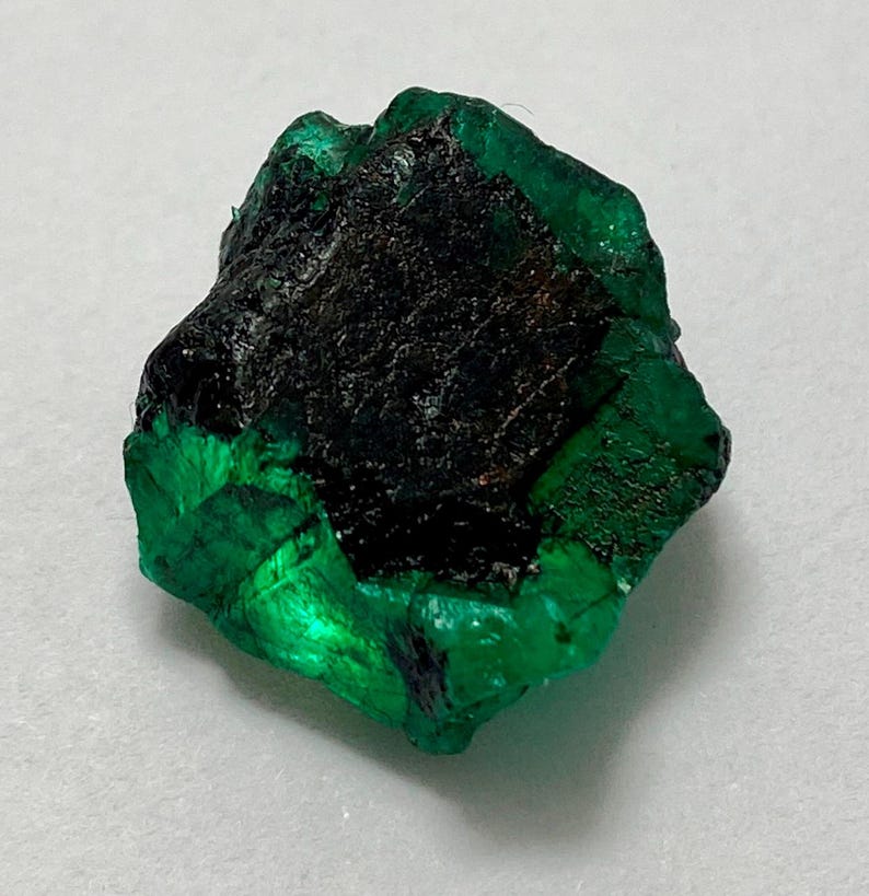 Natural Green Emerald: Natural Zambia Rough Loose Gemstone P33-3 20 CTS 19X17X10 MM