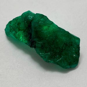 Natural Green Emerald: Natural Zambia Rough Loose Gemstone P33-3 18 CTS 25X11X10 MM