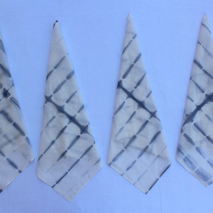 Set da 4 pezzi di tovaglioli Shibori tie-dye, tovaglioli di cotone stampati a mano, 100% cotone indiano, tovaglioli tinti in colore naturale, decorazioni per la casa TDN#05