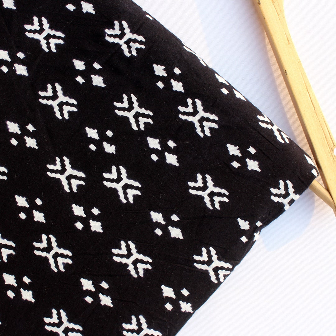 Black Print Fabric Indian Cotton Fabric Women Clothing Running Craft Sewing Fabric by the Yard