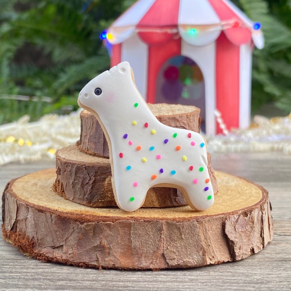 Circus Giraffe Cookie Magnet