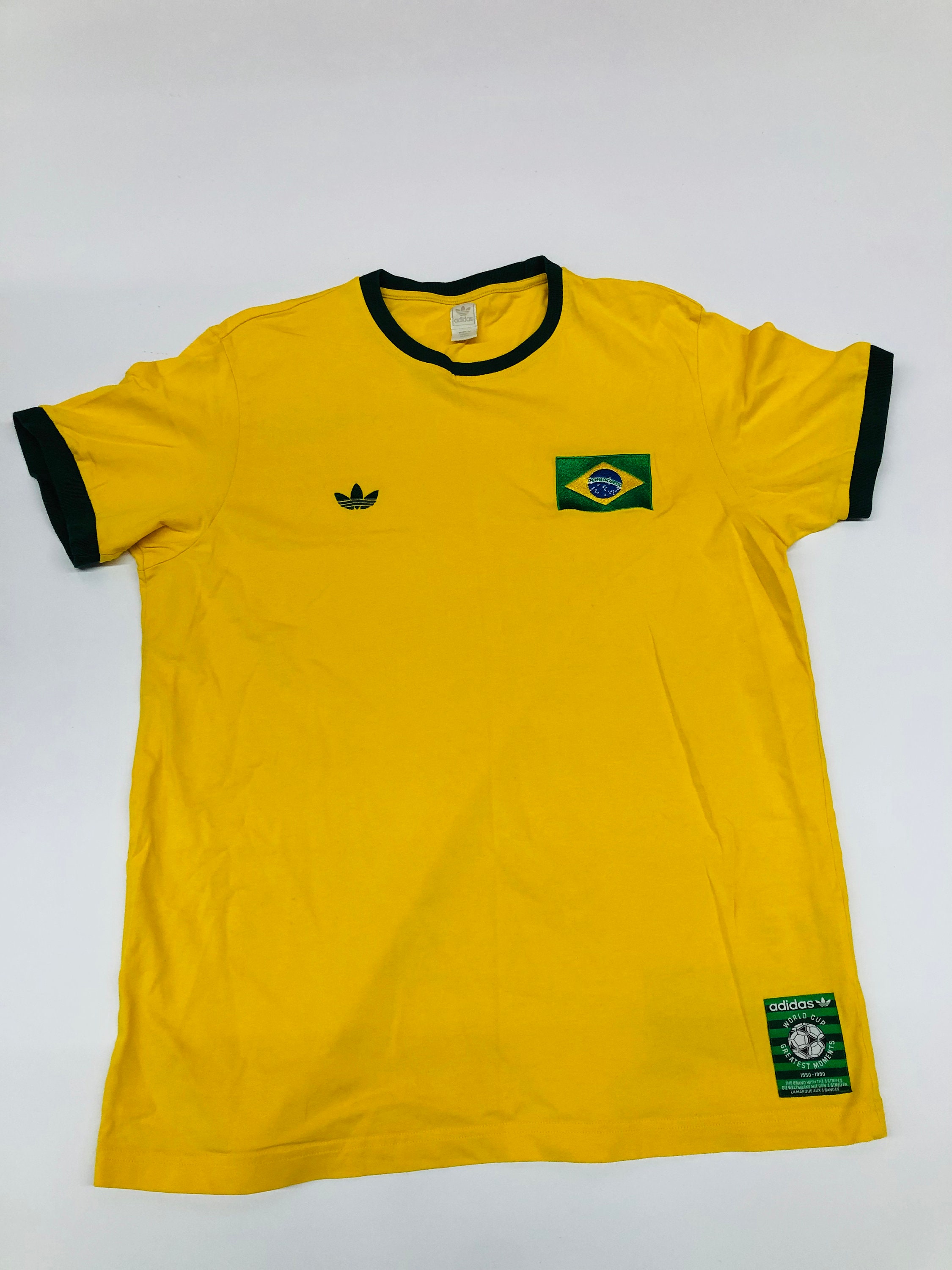 Oculto Absay persona que practica jogging Vintage Adidas Brazil Green Yellow All Time Greatest T-shirt - Etsy Israel