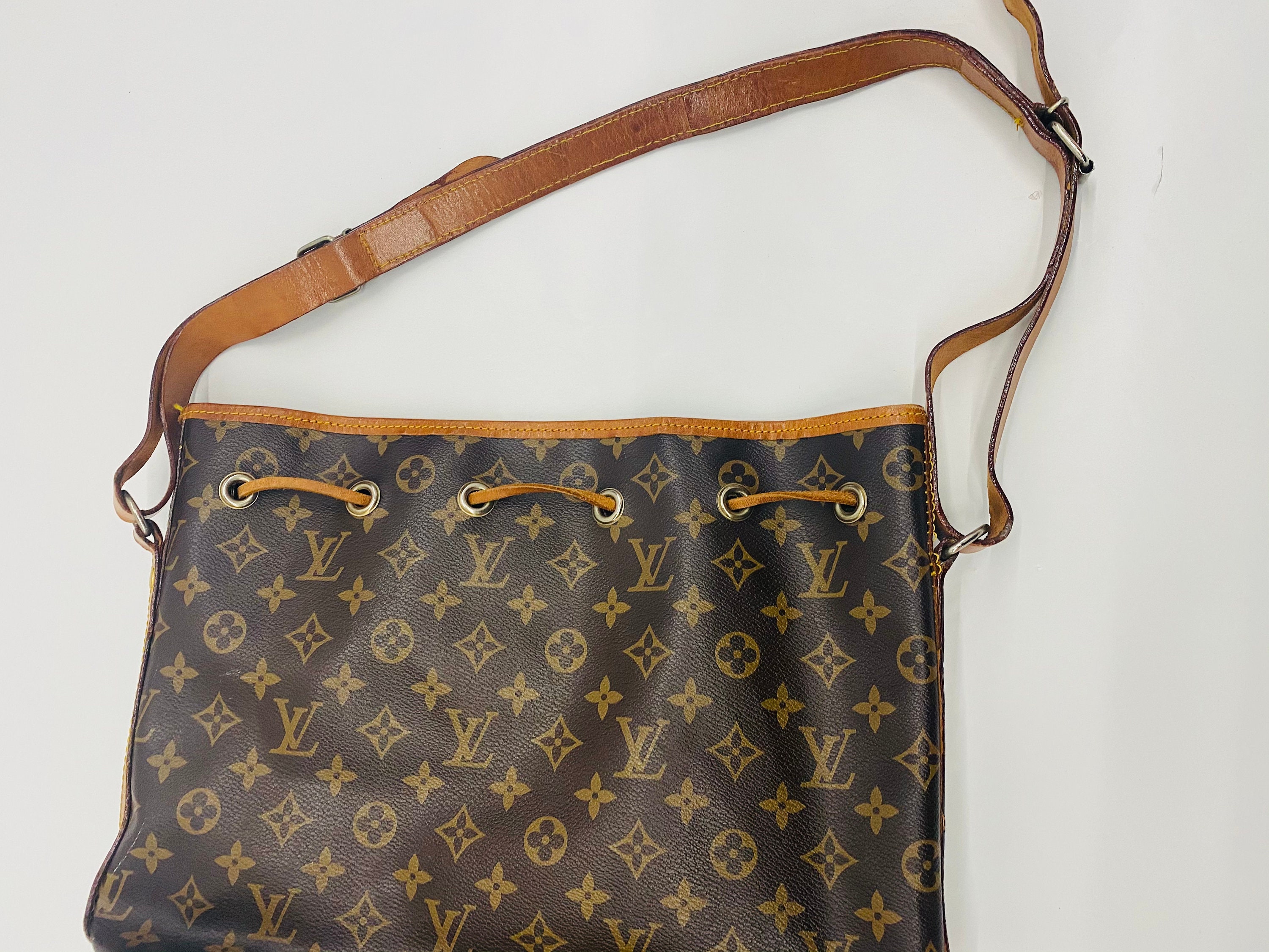 Louis Vuitton 1995 Epi Petit Tote Bag · INTO