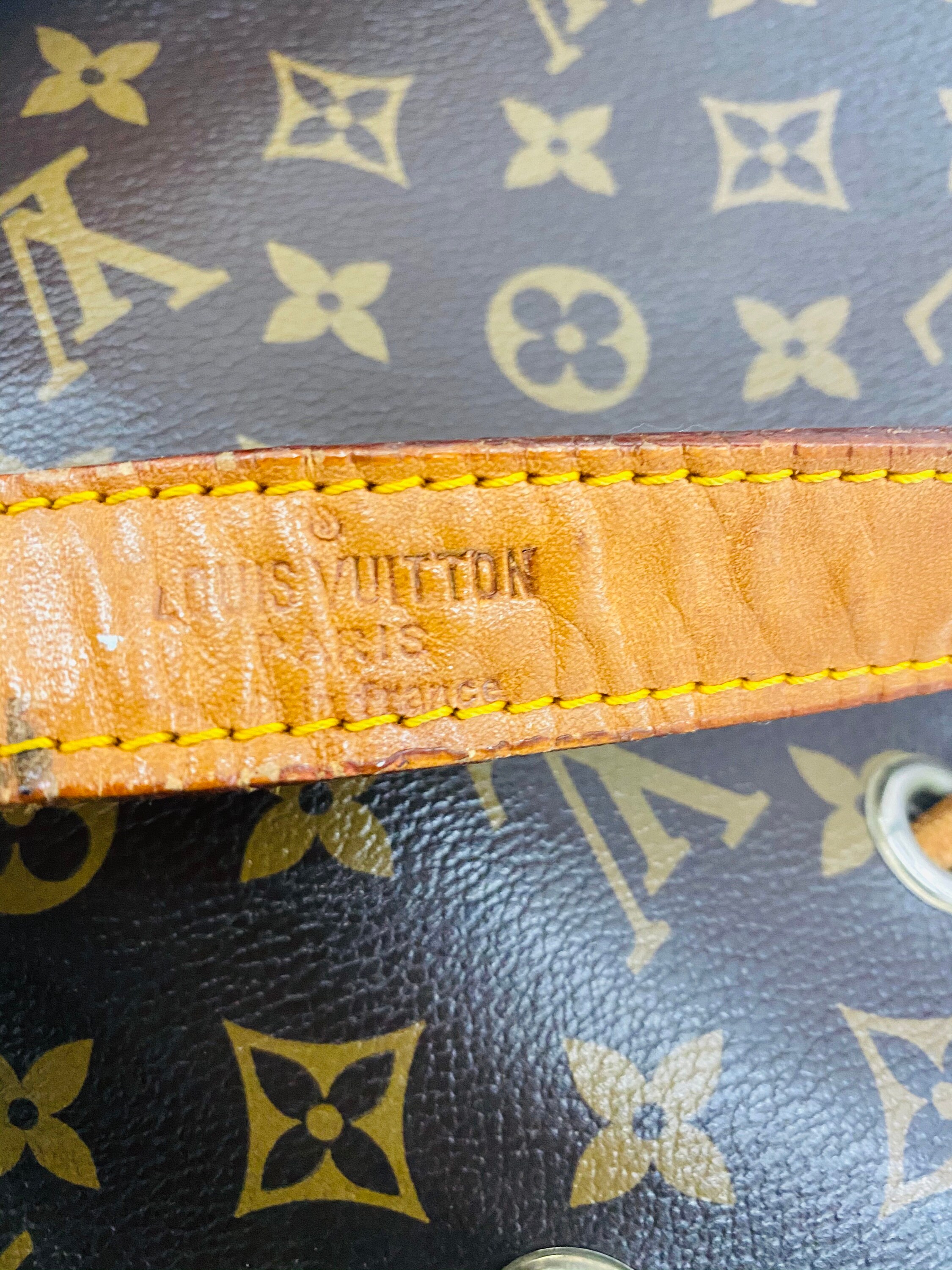 Louis Vuitton 1995 Epi Petit Tote Bag · INTO