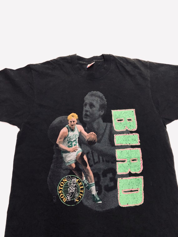 SHOPONEVINTAGE Vintage Rare Boston Celtics Bird #33 T-Shirt (M)