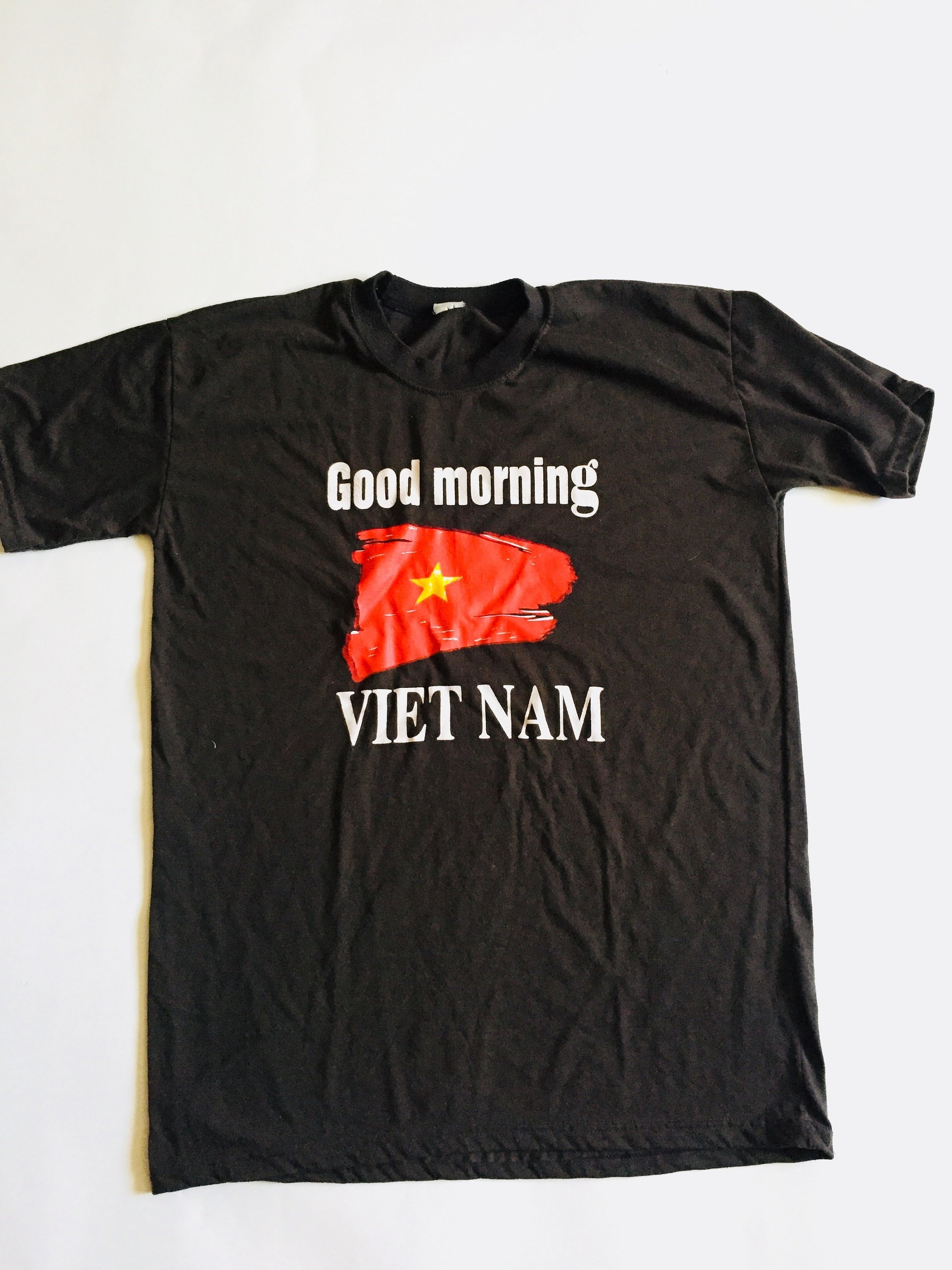 Good morning vietnam sabbath. Good morning Vietnam футболка. Футболка с флагом Вьетнама. Vietcong футболка. СТОПБАН В футболке Вьетнама.