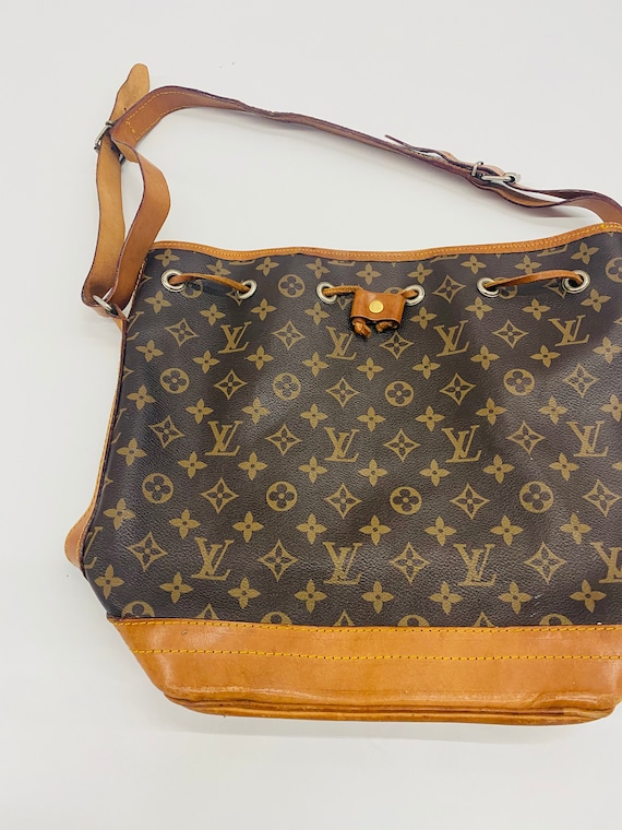 Authentic LOUIS VUITTON Petit Noe Monogram Shoulder Tote Bag Purse