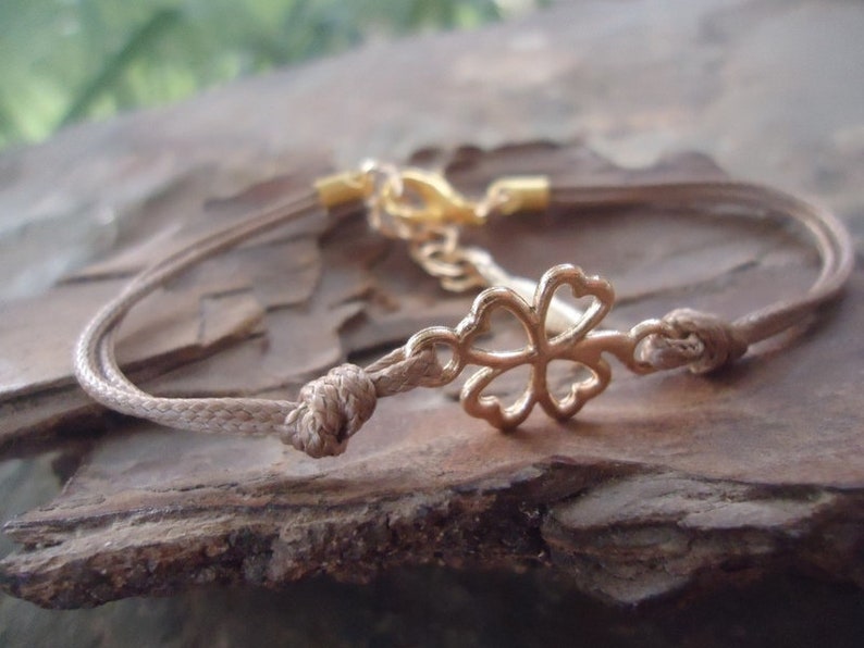 Gold Leaf Clover /& Feather Clover Bracelet