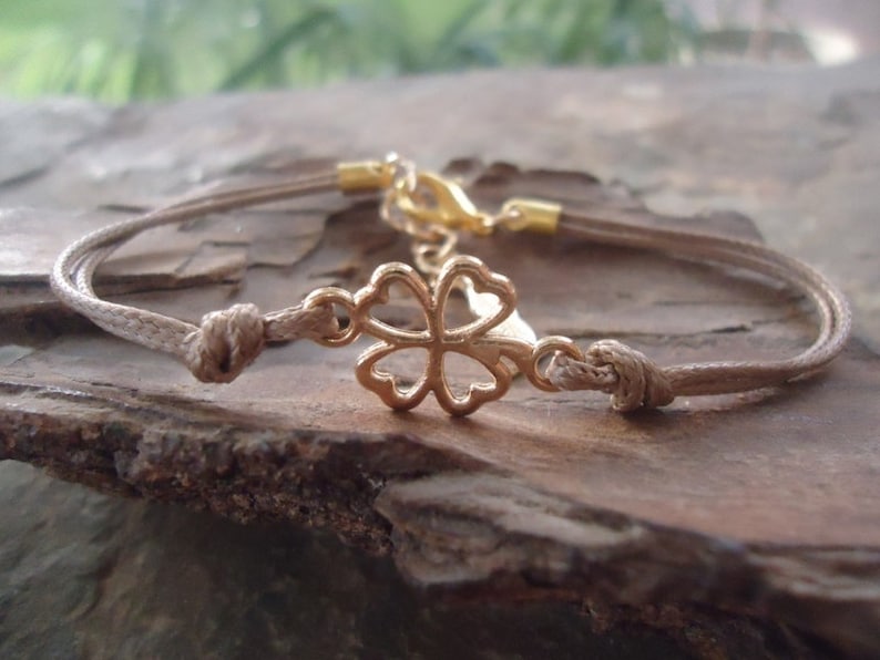 Gold Leaf Clover /& Feather Clover Bracelet