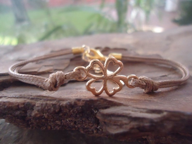 Gold Leaf Clover /& Feather Clover Bracelet