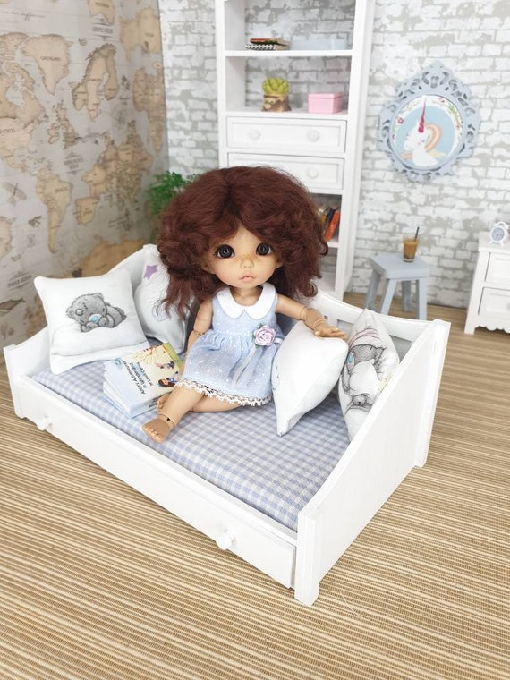 doll couch