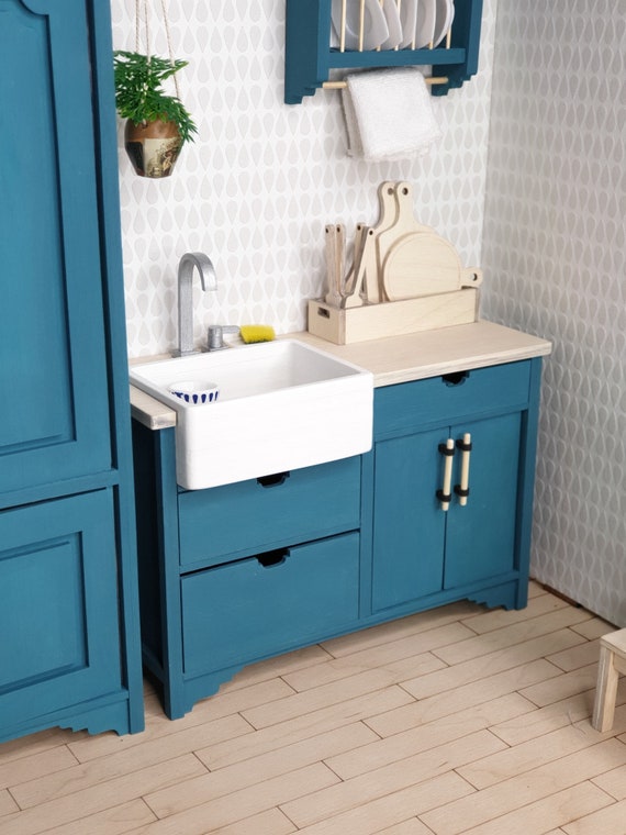 dollhouse kitchen