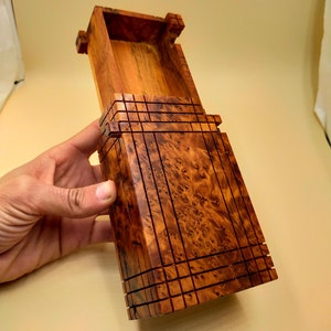 Bellissimo cofanetto puzzle in legno di radica, scatola di legno misteriosa, portagioie segreto, scatola con lucchetto a forma di puzzle fatta a mano in Marocco, portagioie misterioso, regalo per bambini