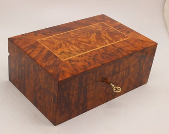 Moroccan thuya wood jewelry Puzzle box with secret Compartment & lock 5.5X4X3.5" Moroccan thuya wood jewelry Puzzle box with secret Compartment & lock 5.5X4X3.5"