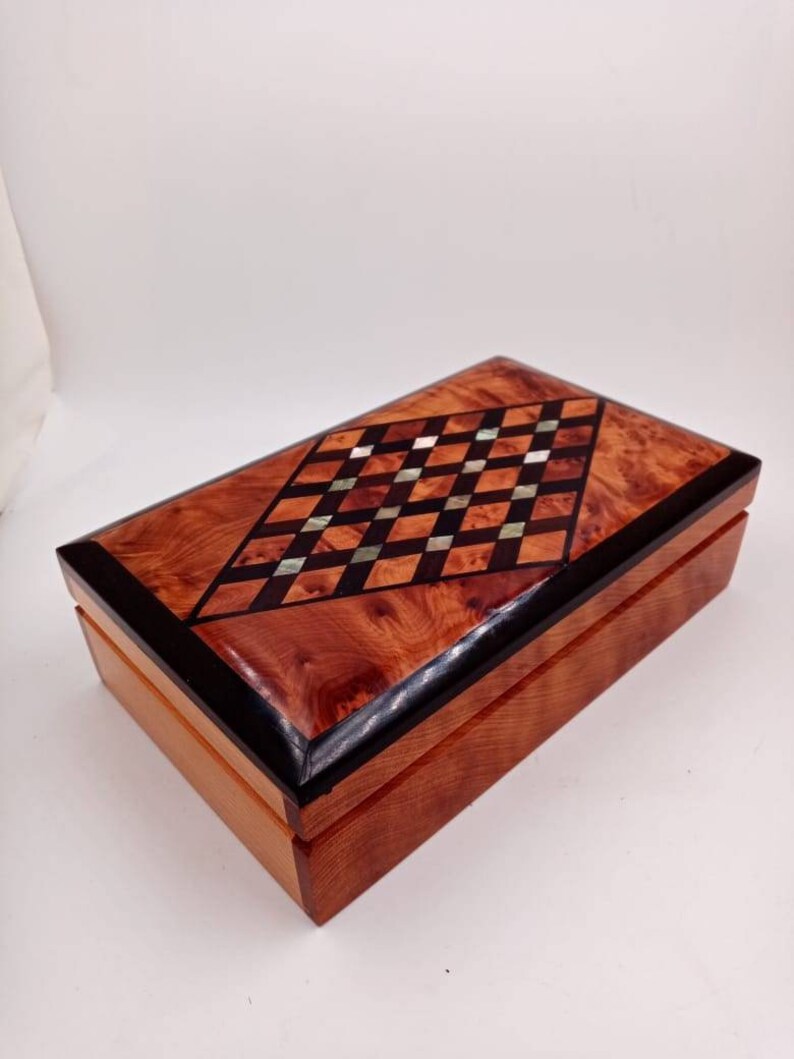Large Jewelry Organizer Box Hand-Carved Wooden Jewelry Inlaid Box Made of Thuya Burl Wood Decorative Storage Box Gift For Her