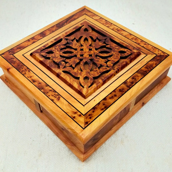 Handgefertigte Schmuckschatulle aus Holz mit geheimer Öffnung, einzigartige Schmuckschatulle, Puzzle-Schließbox aus Wurzelholz, große Schmuckschatulle, Geheimfachbox, dekorative Box