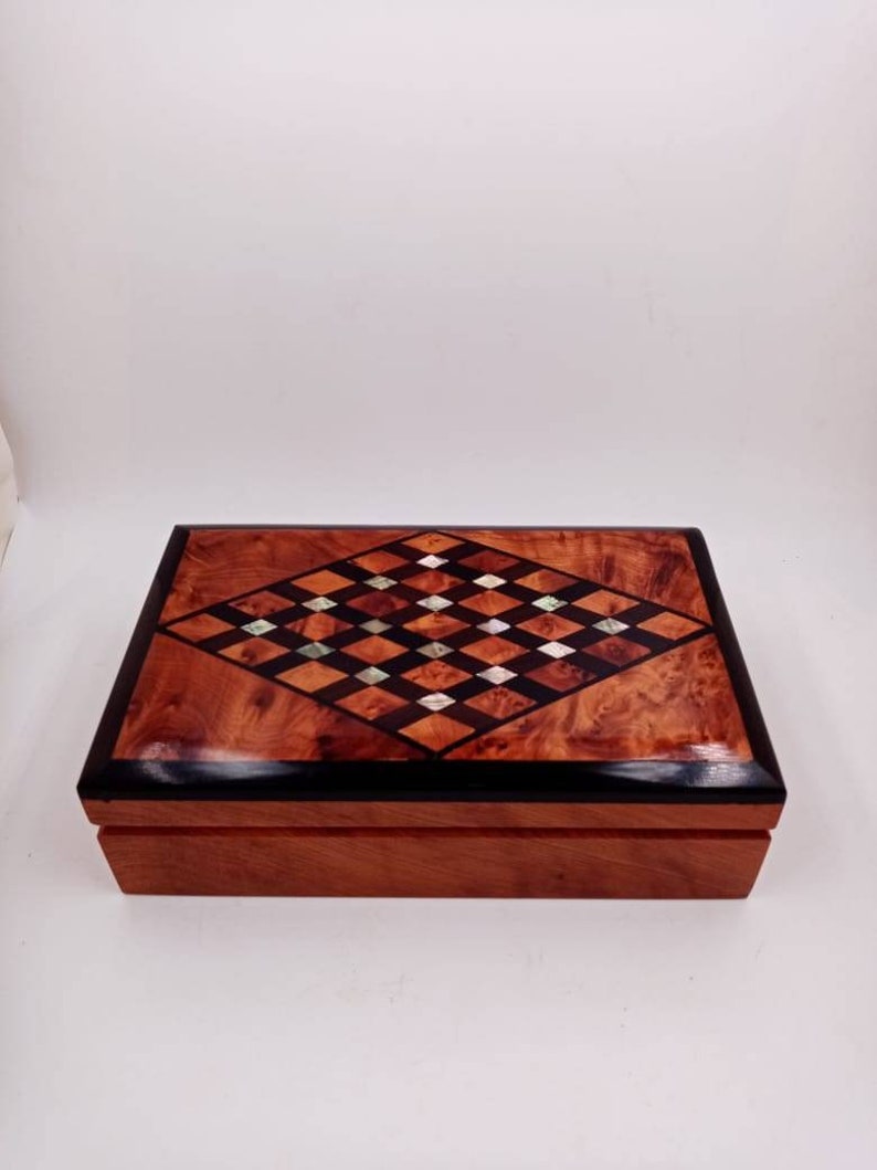 Large Jewelry Organizer Box Hand-Carved Wooden Jewelry Inlaid Box Made of Thuya Burl Wood Decorative Storage Box Gift For Her