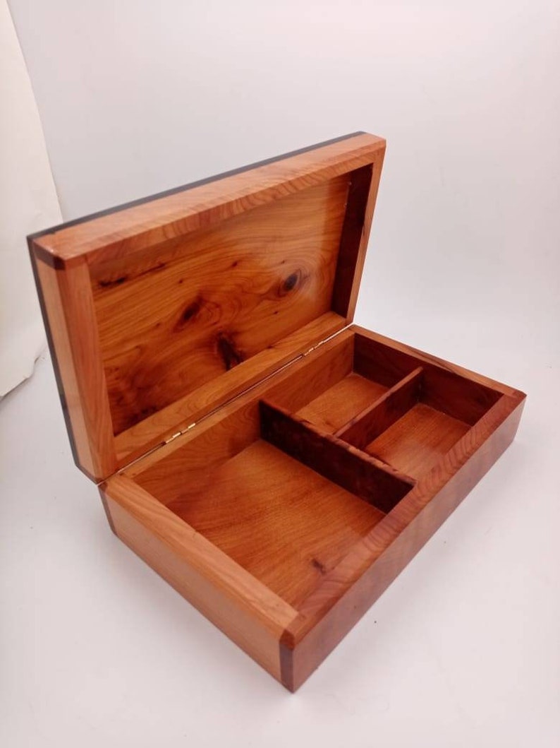Large Jewelry Organizer Box Hand-Carved Wooden Jewelry Inlaid Box Made of Thuya Burl Wood Decorative Storage Box Gift For Her