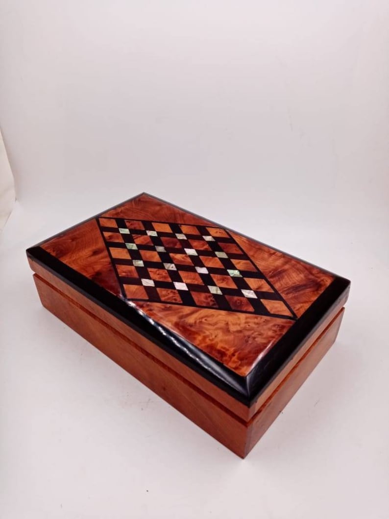Large Jewelry Organizer Box Hand-Carved Wooden Jewelry Inlaid Box Made of Thuya Burl Wood Decorative Storage Box Gift For Her